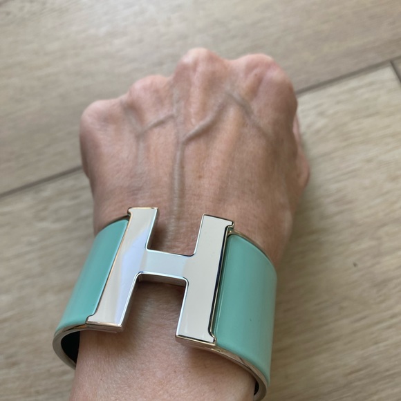 Extra Wide Vintage HERMES clic clac PM cuff. Drop dead gorgeous - Picture 3 of 7